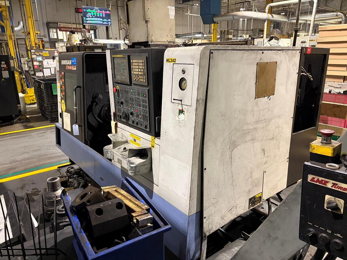 Used DOOSAN 240C CNC TURNING CENTER