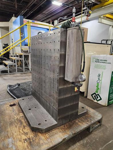 Used TOYODA FA 800 HORIZONTAL MACHINING CENTER