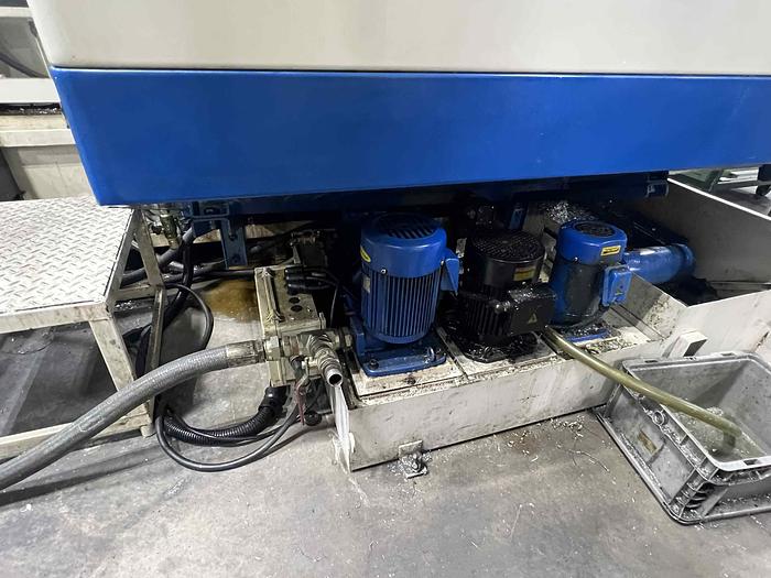 Used Doosan DMV - 500S Vertical Machining Centers With 4th Axis
