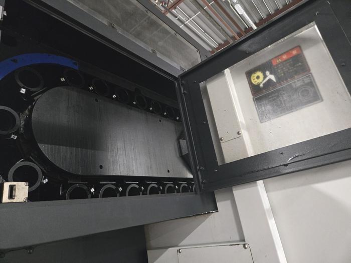 Used 2012 DOOSAN VM960L VERTICAL MACHINING CENTER