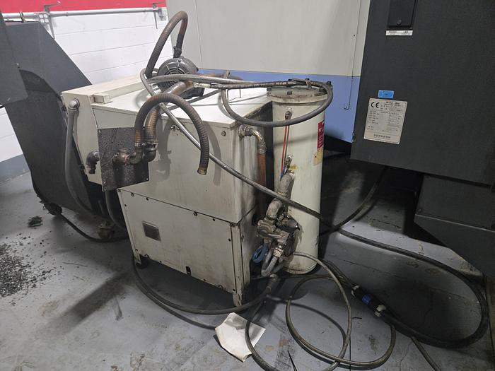 Used 2012 DOOSAN VM960L VERTICAL MACHINING CENTER