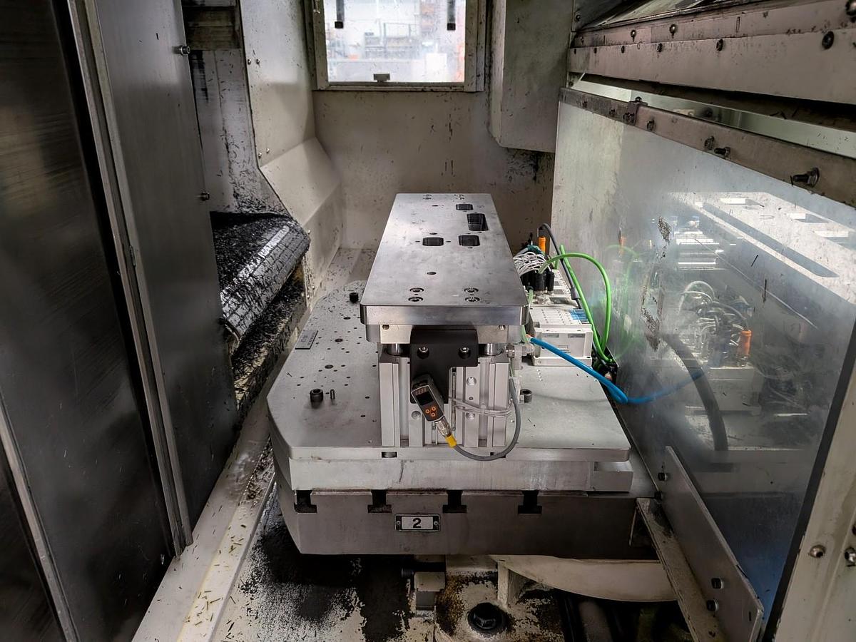 Used 2000 Daewoo DMV-400 Vertical Machining Center