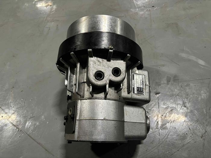 Used STANDARD MEGA BORE SHORT BODY OPEN CENTER HYDRAULIC CYLINDER