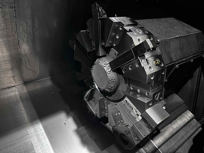 Used 2010 Doosan LYNX-220LC TURNING CENTER