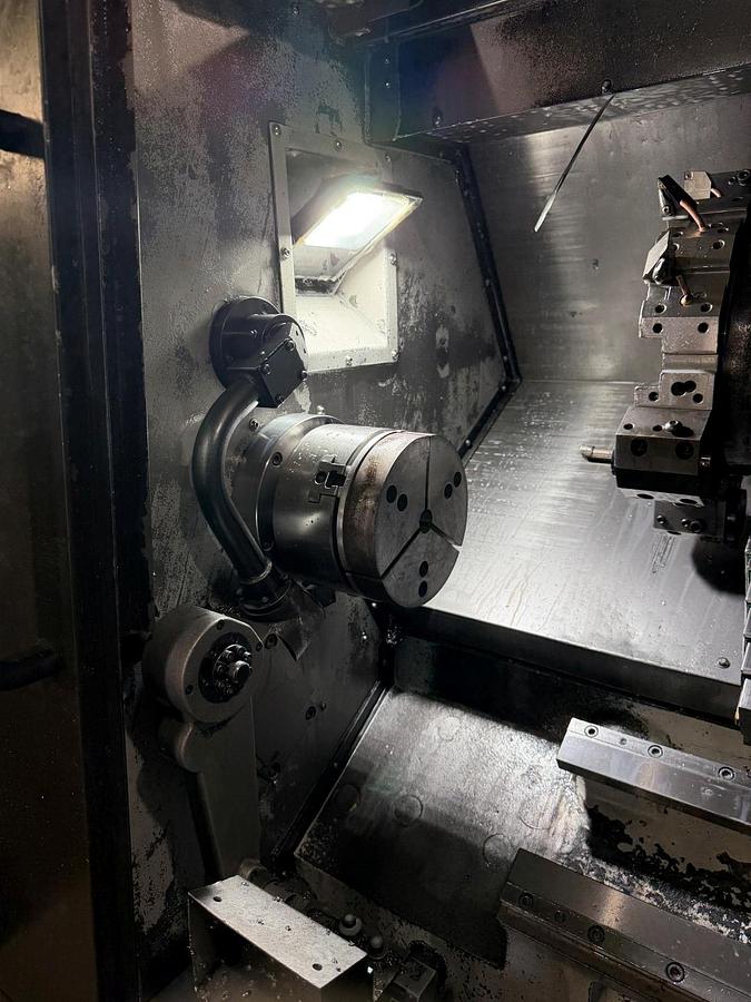 Used DOOSAN LYNX 220LC CNC TURNING CENTER