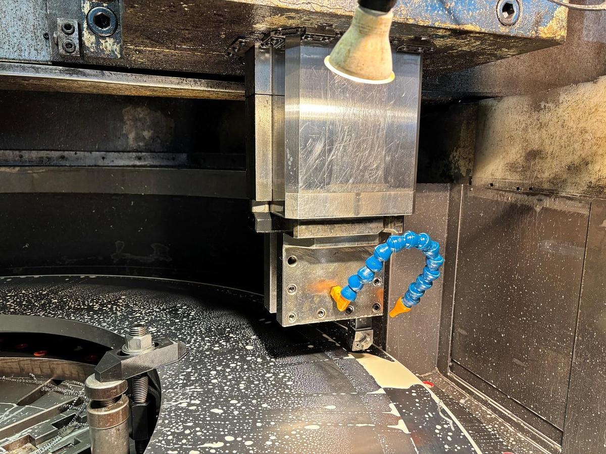 Used OM VT5-16N VERTICAL TURNING LATHE