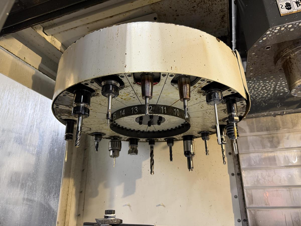 Used HAAS VF-2 CNC VERTICAL MACHINING CENTER