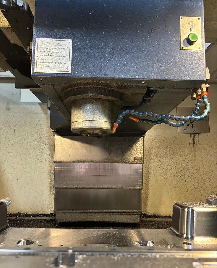 Used TAKUMI V15 VERTICAL MACHINING CENTER