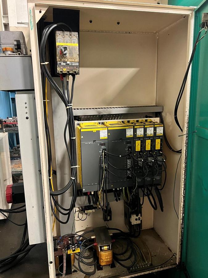 Used DAH LIH DL-MCV1350 CNC VERTICAL MACHINING CENTER