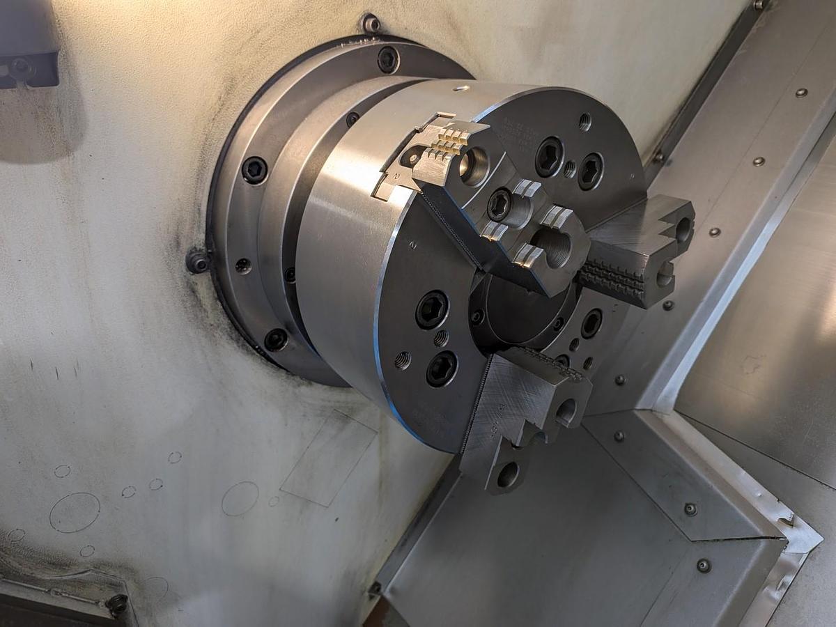 Used CHEVALIER FCL-1028 TURNING CENTER (Only 3150 Cutting Hours)