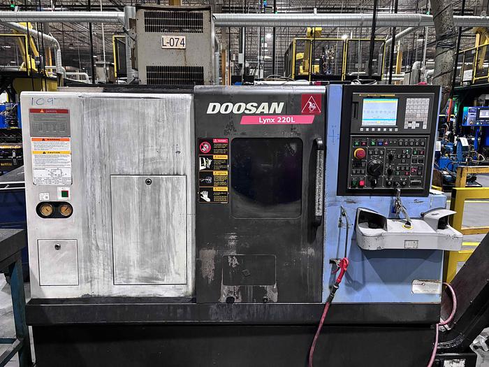 Used 2010 Doosan LYNX-220LC TURNING CENTER