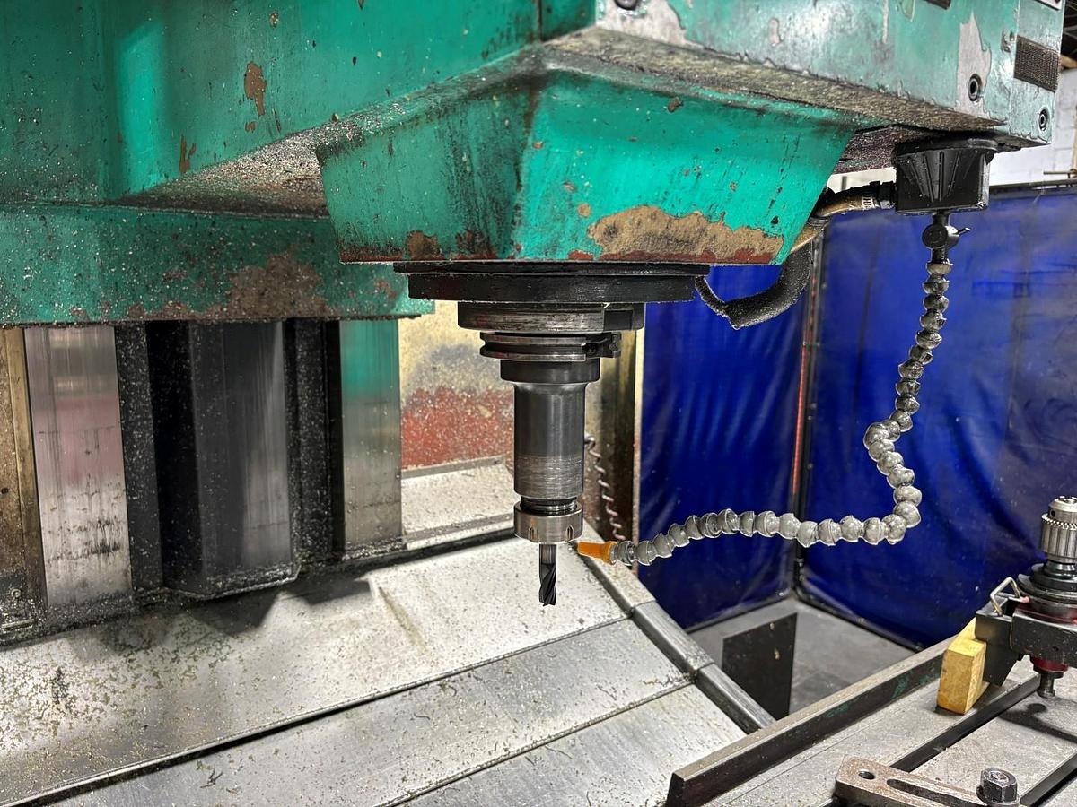 Used DAHLIH MCV-1500 VERTICAL MACHINING CENTER