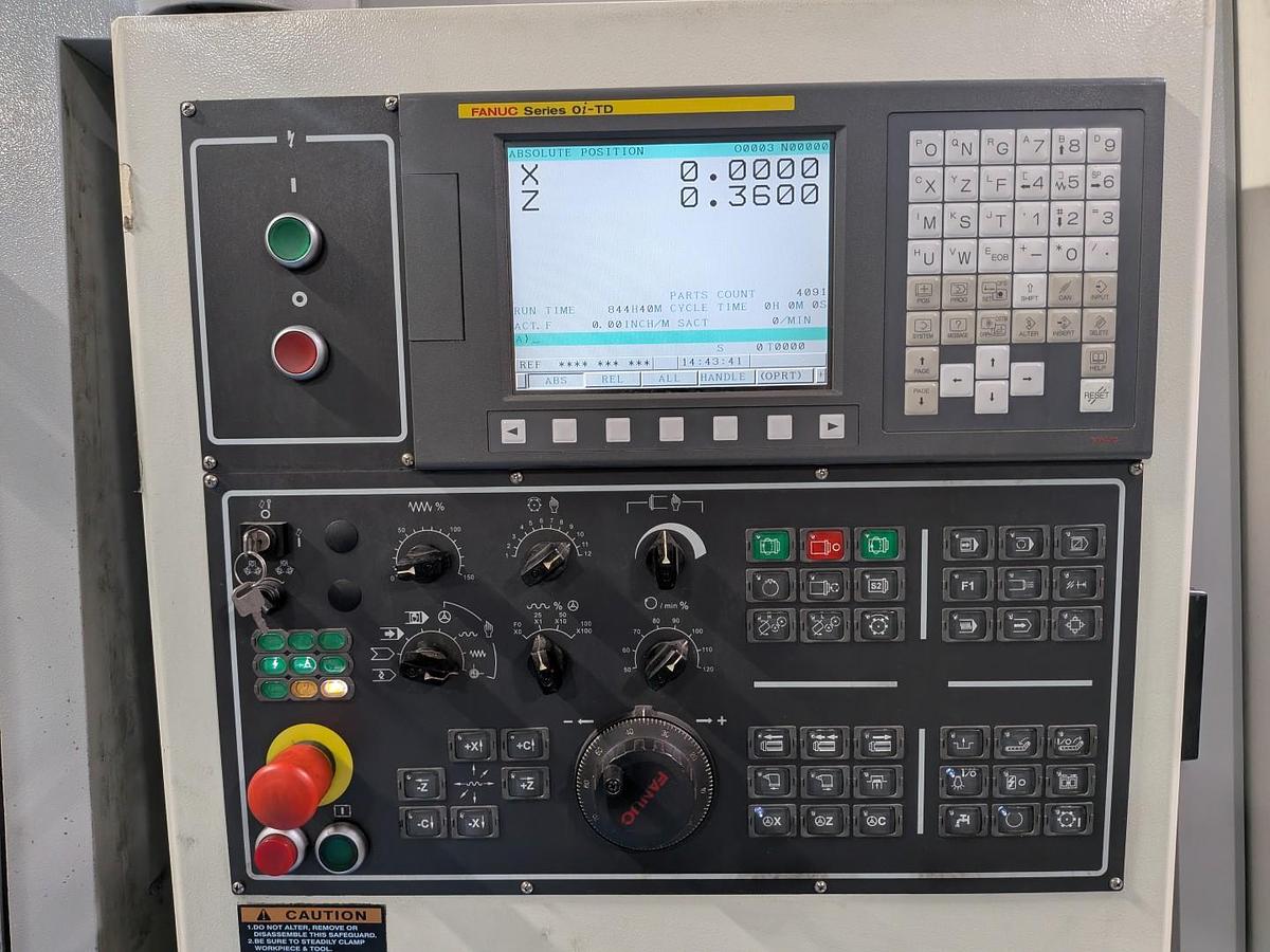 Used CHEVALIER FCL-1028 TURNING CENTER (Only 3150 Cutting Hours)