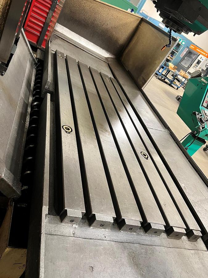 Used DAH LIH DL-MCV1350 CNC VERTICAL MACHINING CENTER