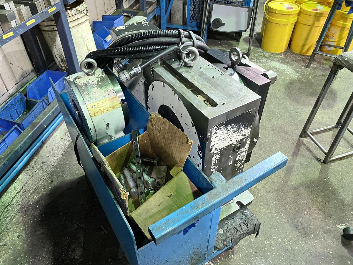 Used TAKUMI V22 VERTICAL MACHINING CENTER