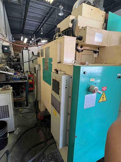Used DAHLIH MCV-720 VERTICAL MACHINING CENTER