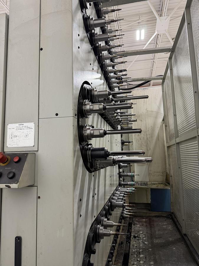 Used DAH LIH HC-2000 CNC HORIZONTAL MACHINING CENTER