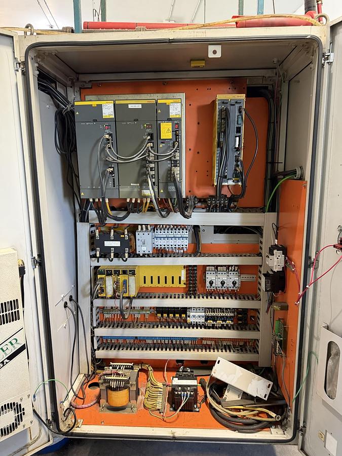 Used DAEWOO PUMA 200C CNC LATHE