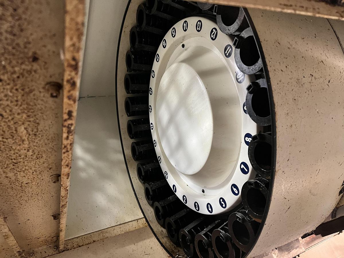 Used AMERA-SEIKI A-3 CNC VERTICAL MACHINING CENTER