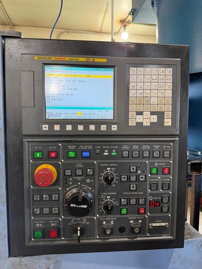 Used DOOSAN LYNX 220LC CNC TURNING CENTER
