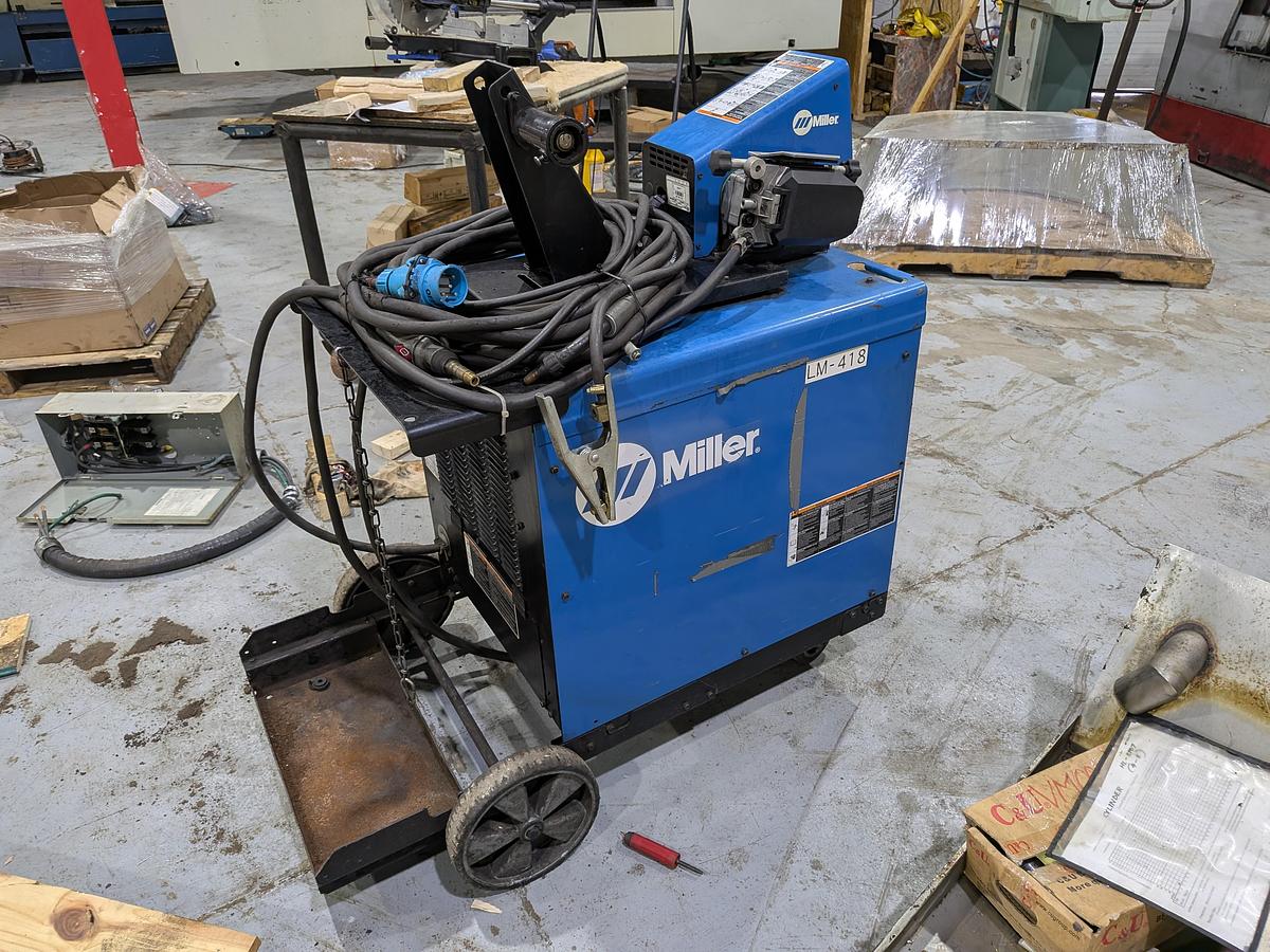 Used MILLER DELTAWELD 302 CV/DC WELDING POWER SOURCE M