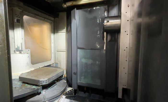 Used 2010 Doosan HC-400 HORIZONTAL MACHINING CENTER
