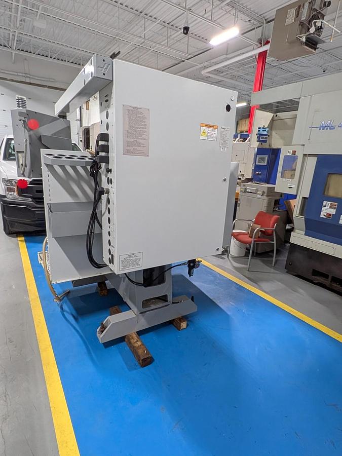 Used HAAS TM-2 VERTICAL MACHINING CENTER
