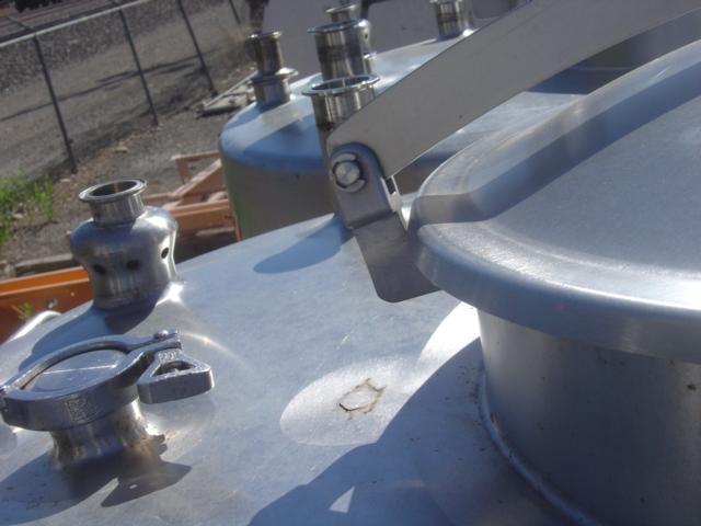 Usado 2 TANK CIP SKID. WITH 280 GAL TANKS, SOLID TOP WITH MANHOLES