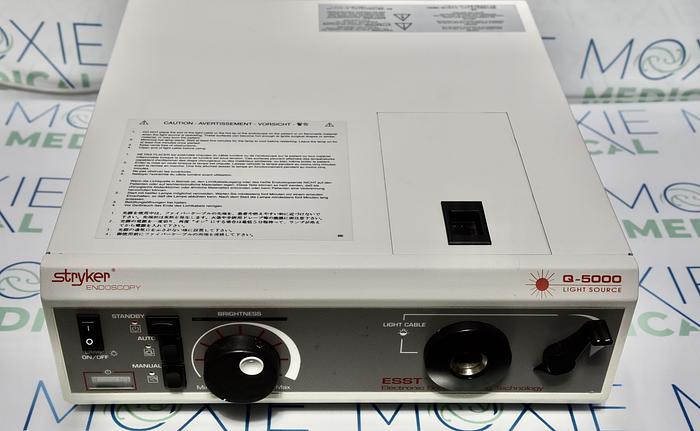 Used Stryker 220-180-000 Q-5000 Endoscopy Light Source Tested and Working