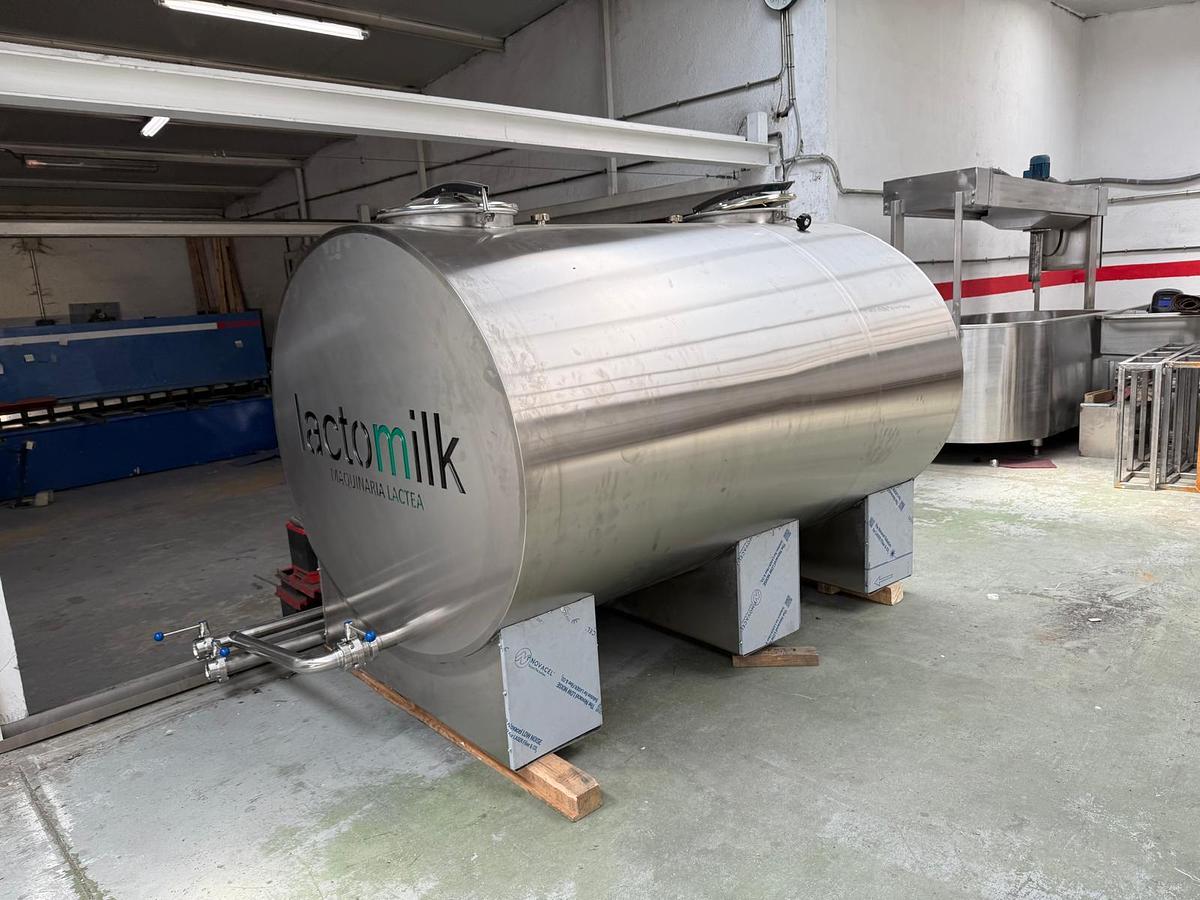 CISTERNA PARA TRANSPORTE DE LECHE