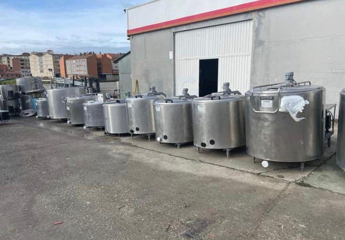 Used Lotes de tanques redondos 