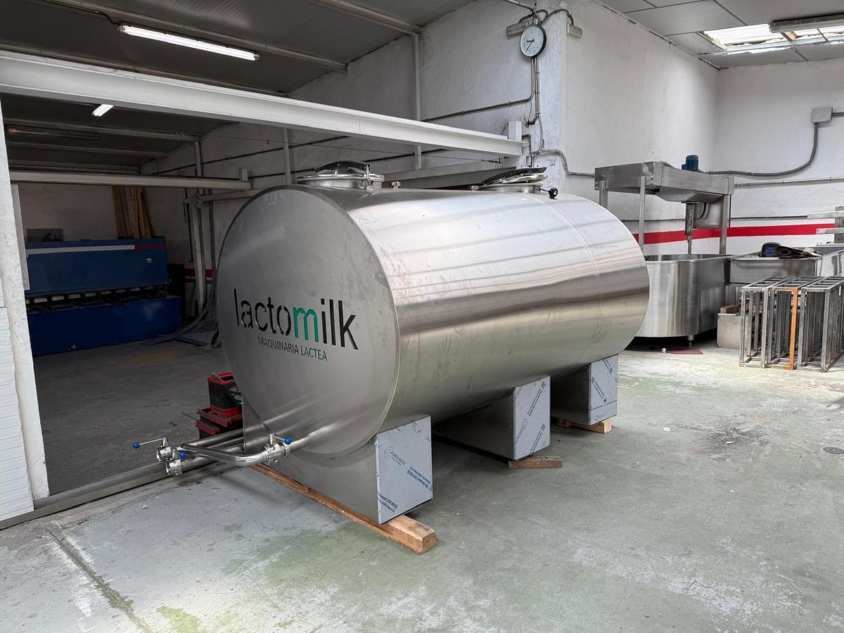 CISTERNA PARA TRANSPORTE DE LECHE