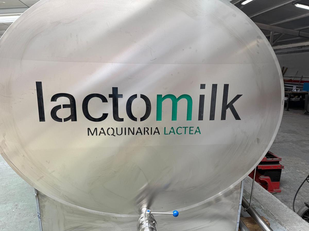 CISTERNA PARA TRANSPORTE DE LECHE