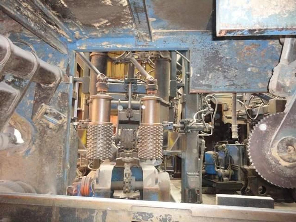 Used Comact DDM 12-SBP Profile Curve Sawing Canter Line