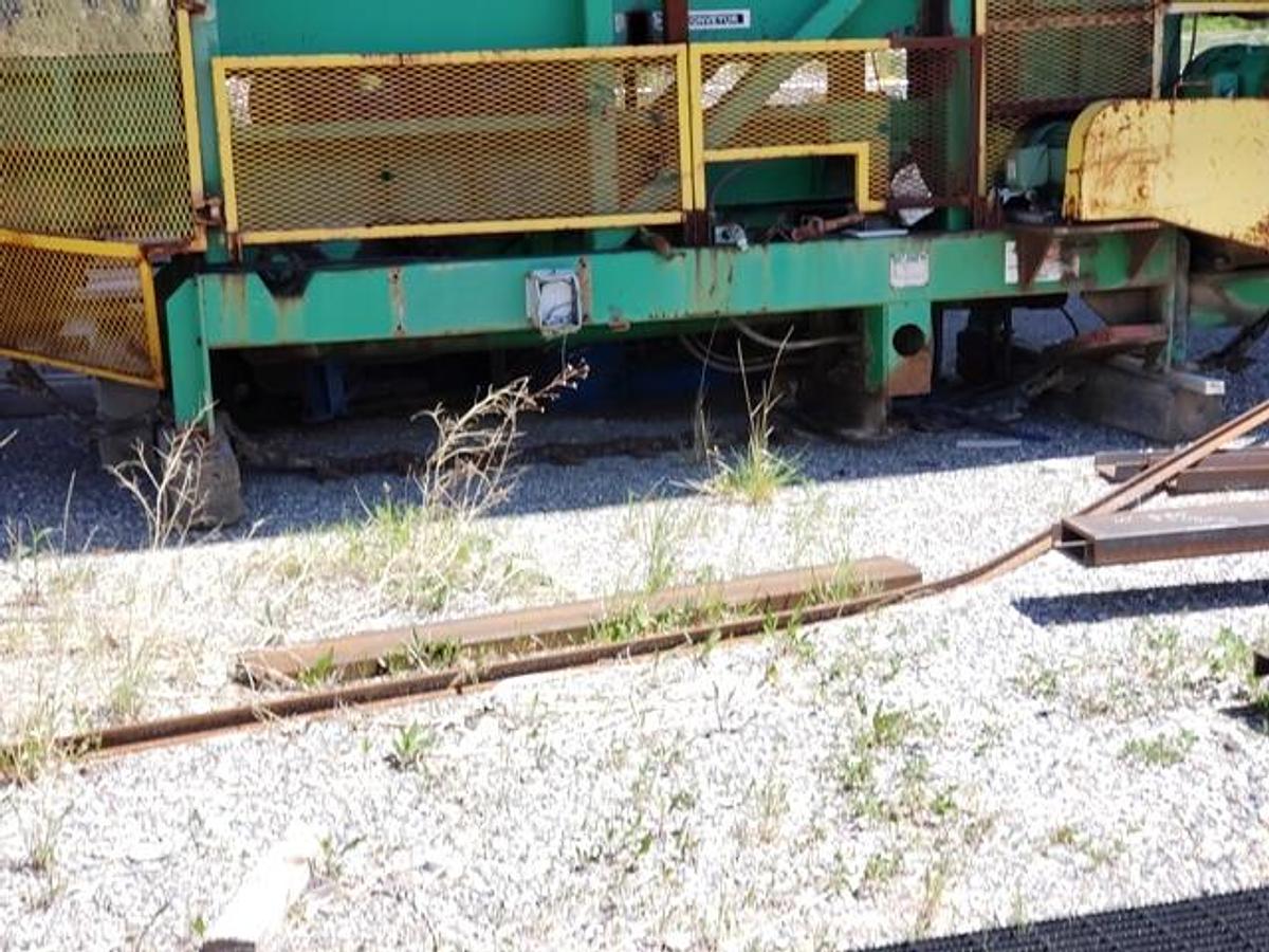 Used 17" NICHOLSON DEBARKER INFEED CONVEYOR