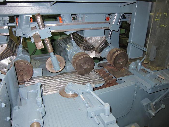 Used DIEHL MOULDER TFM-68 4” X 8” - Six (6) Head 