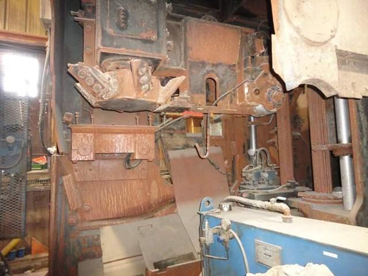 Used Comact DDM 12-SBP Profile Curve Sawing Canter Line