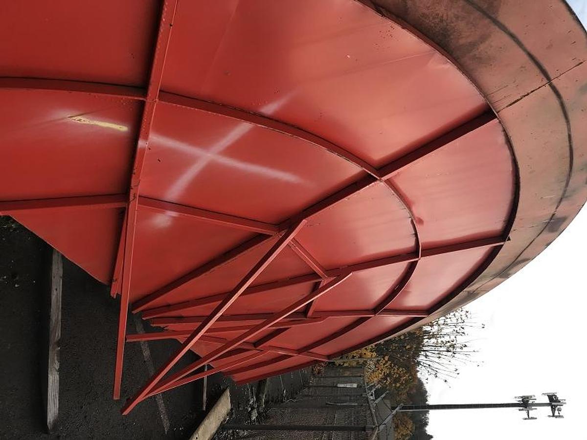 Used ROUND TABLE 19 FOOT DIAMETER