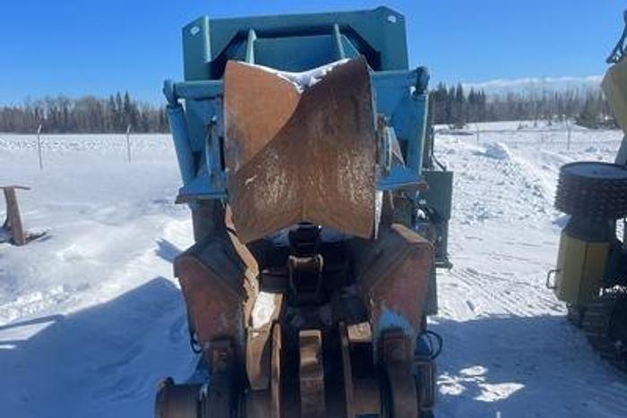 Used 30" FORANO DEBARKER C/W SELFCENTERING INFEED CONVEYOR