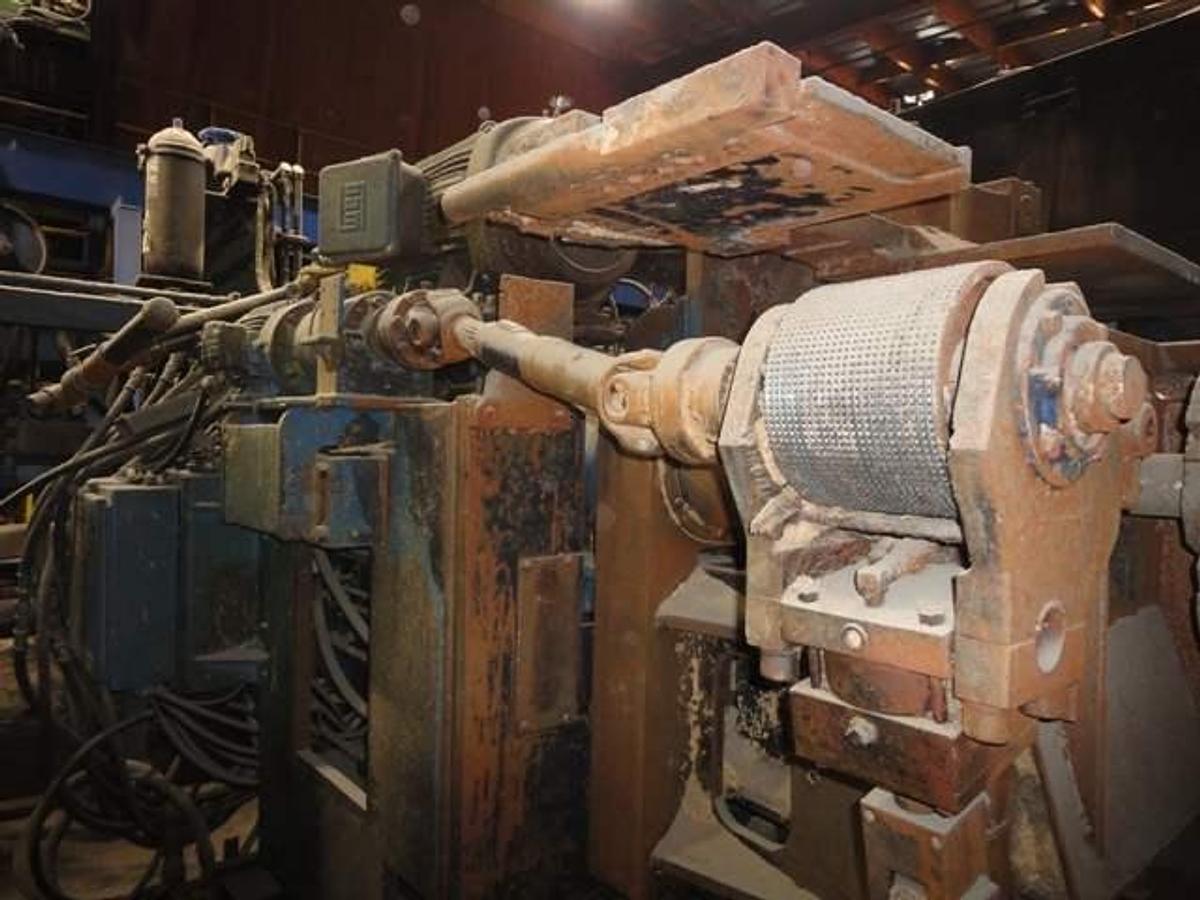 Used Comact DDM 12-SBP Profile Curve Sawing Canter Line