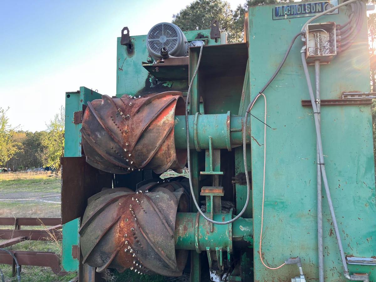 Used 35" NICHOLSON A5 DEBARKERS LH (TWO AVAILABLE)