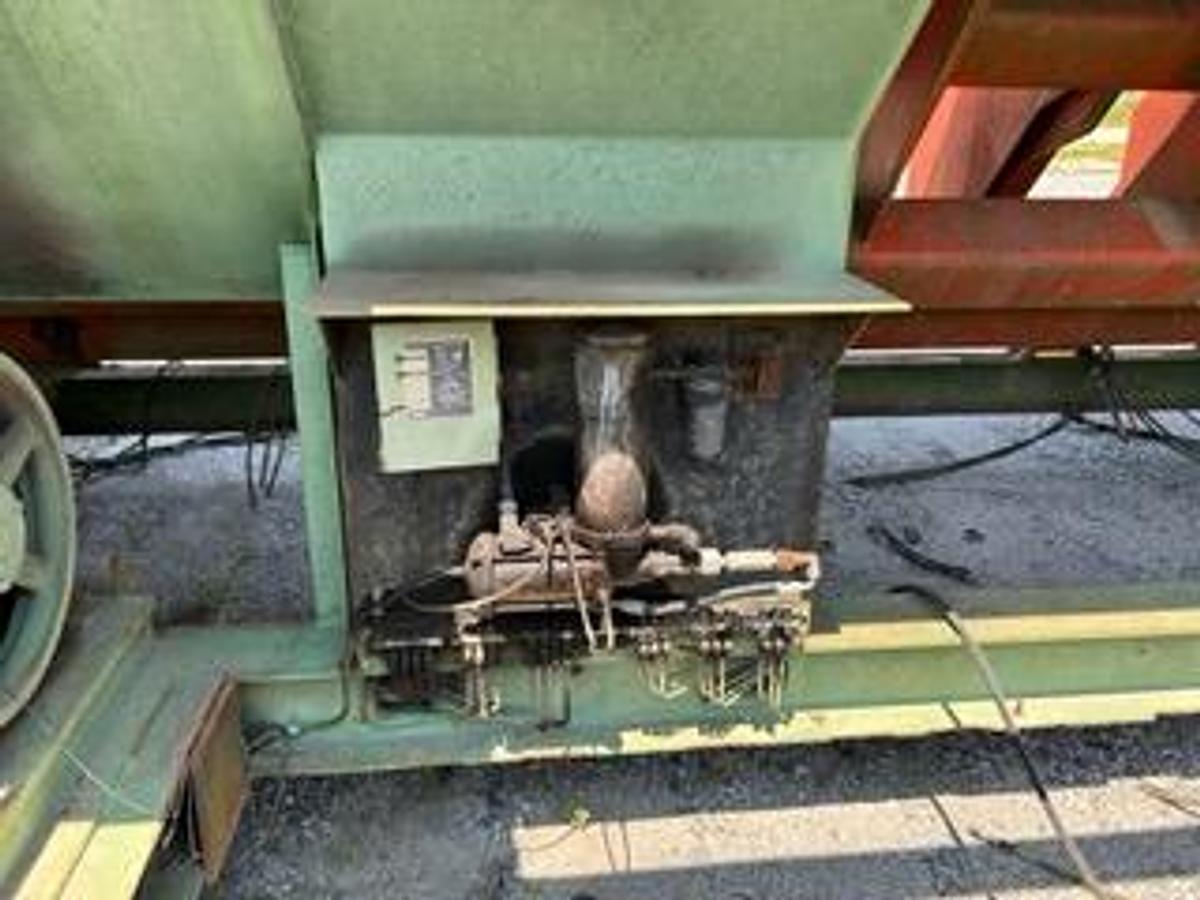 Used LINDEN 20 FOOT DOUBLE ACTING SELF CLEANING STEP FEEDER