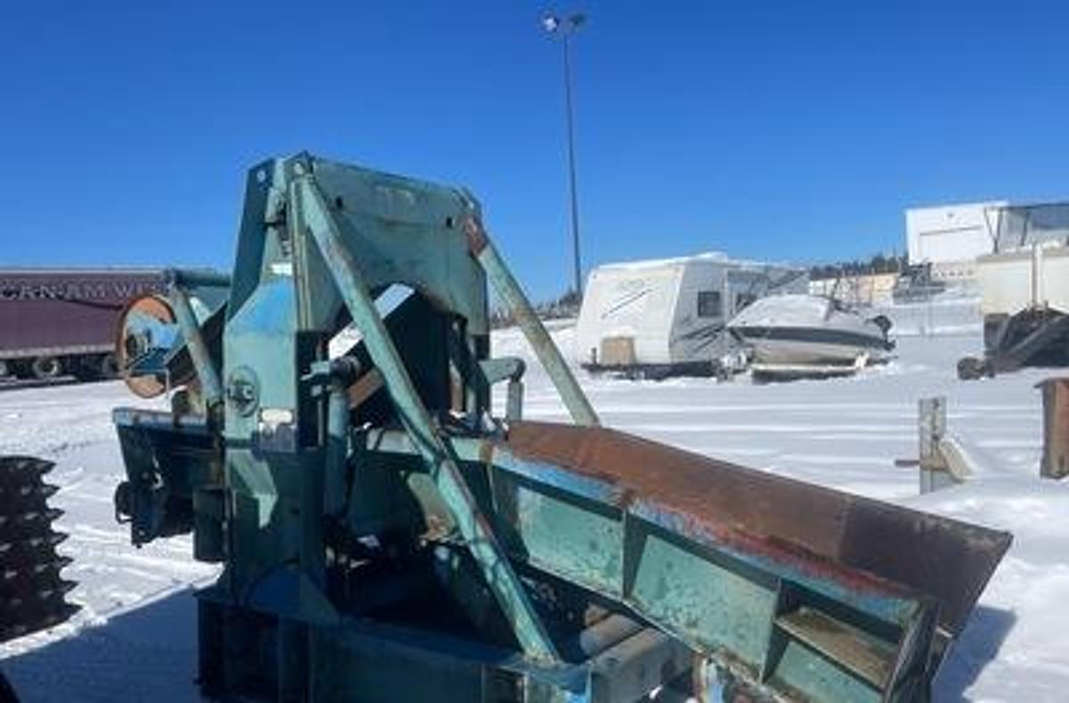 Used 30" FORANO DEBARKER C/W SELFCENTERING INFEED CONVEYOR