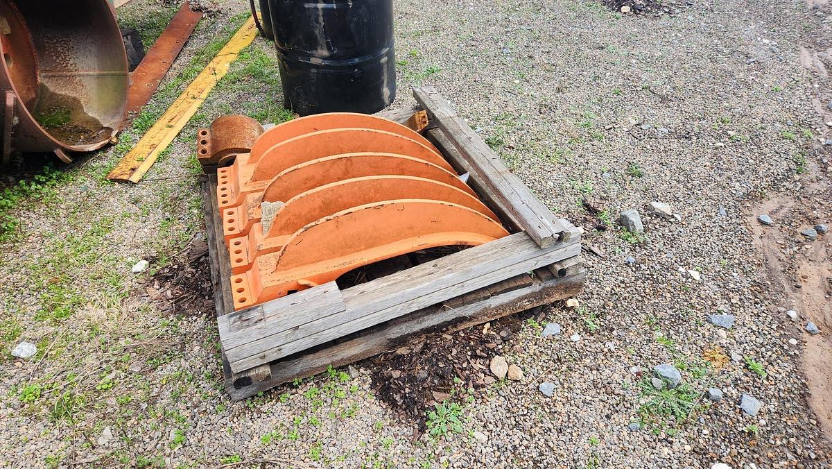 Used 35" NICHOLSON A5 DEBARKERS LH (TWO AVAILABLE)