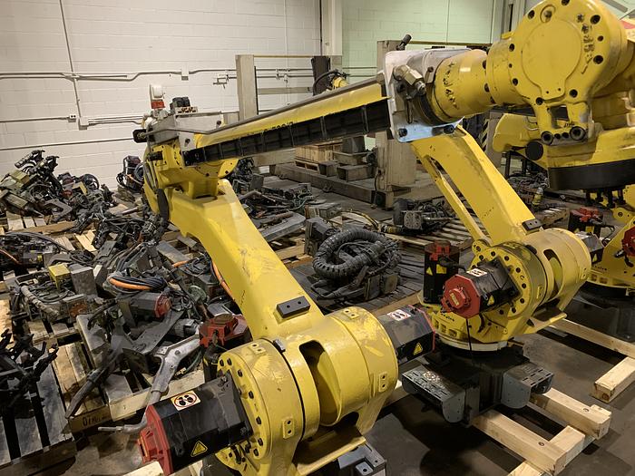 Used FANUC S-500iB 15KG X 2757MM REACH 6 AXIS CNC ROBOT