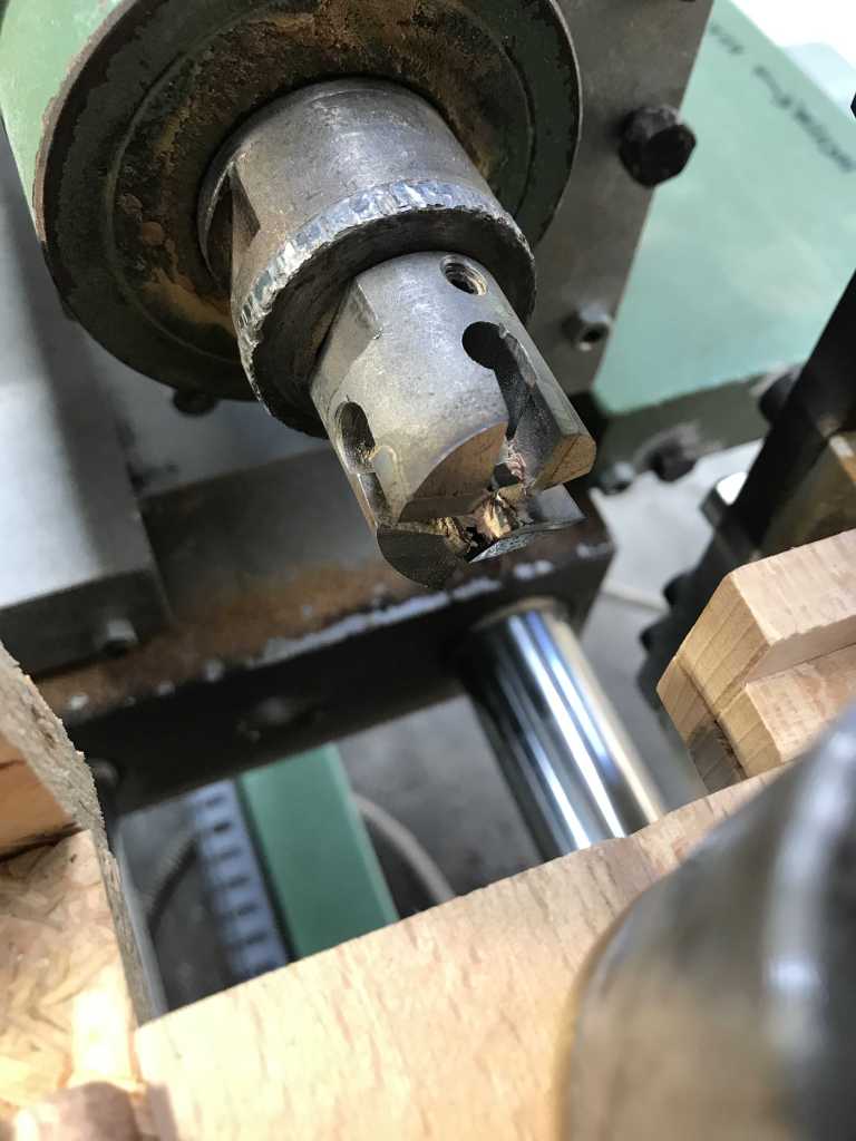 Usato Fresatrice smussatrice doppia, automatica, per fuselli tondi o prodotti similari