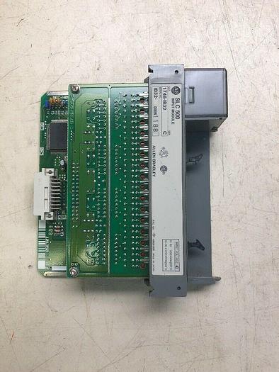 Used Allen Bradley 1746-IB32 SLC 500 Input Module Ser C