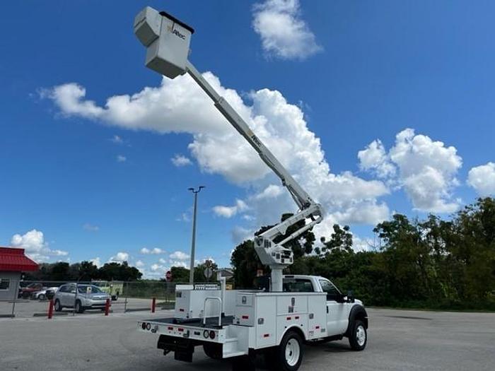 Used Altec AT40G Bucket Boom on 2015 Ford F550 Reg Cab Utility Truck - C46671