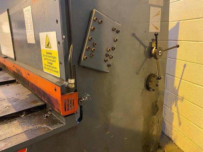 Used 2007 Durma SB3010NT Guillotine Shears