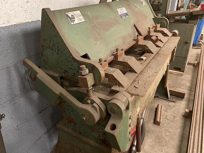 Used Microcut V-412-6 Manual Box & Pan Folder